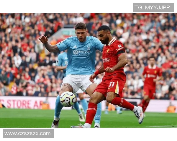 曼联与曼城在美国热身赛中激烈对抗展现英超豪门风采